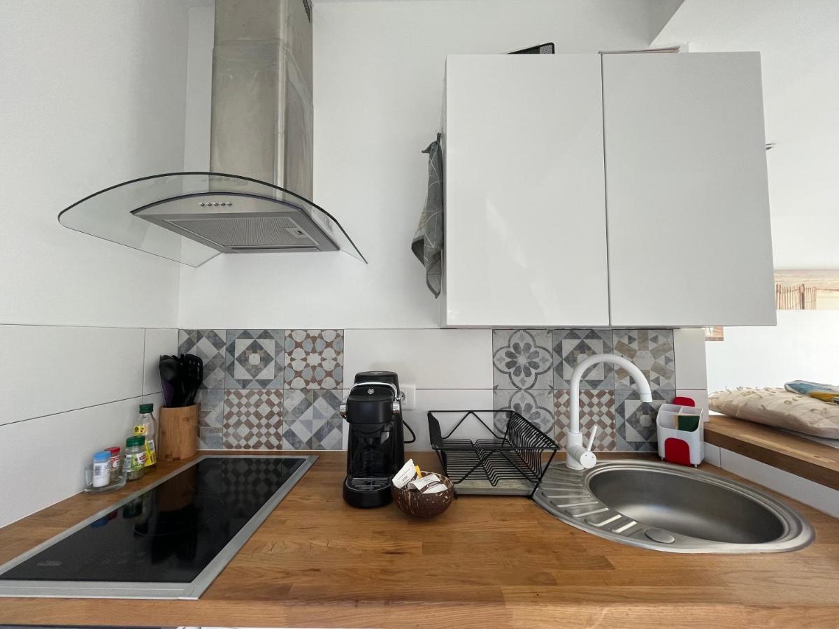 Apartment Proche De La De L'almanarre Hyeres